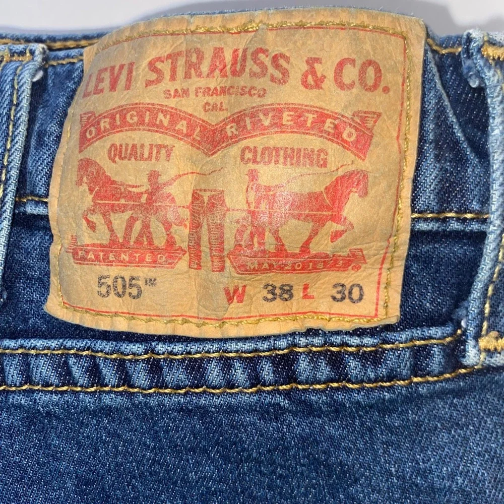 Levis 505 Regular Fit Straight Leg Jeans Mens 38x30 Dark Wash Blue Denim